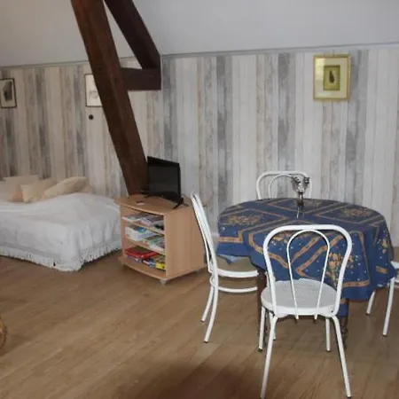 Suite Dans Les Dependances Du Chateau Agonges Buitenkant foto