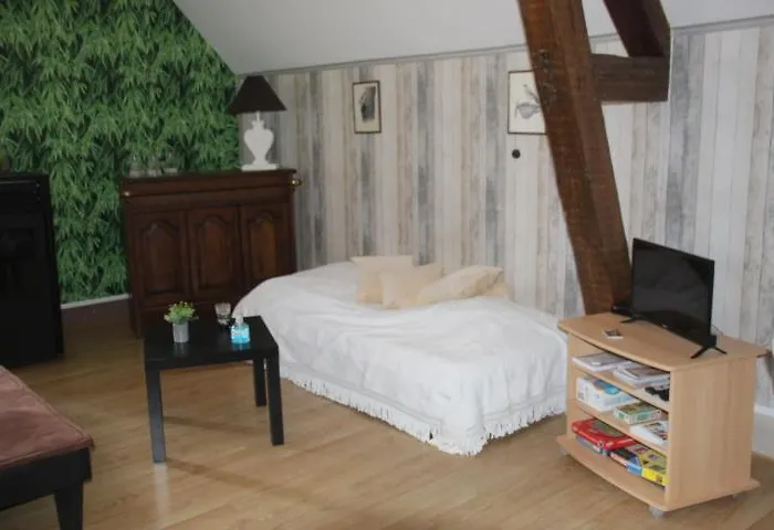 Suite Dans Les Dependances Du Chateau
